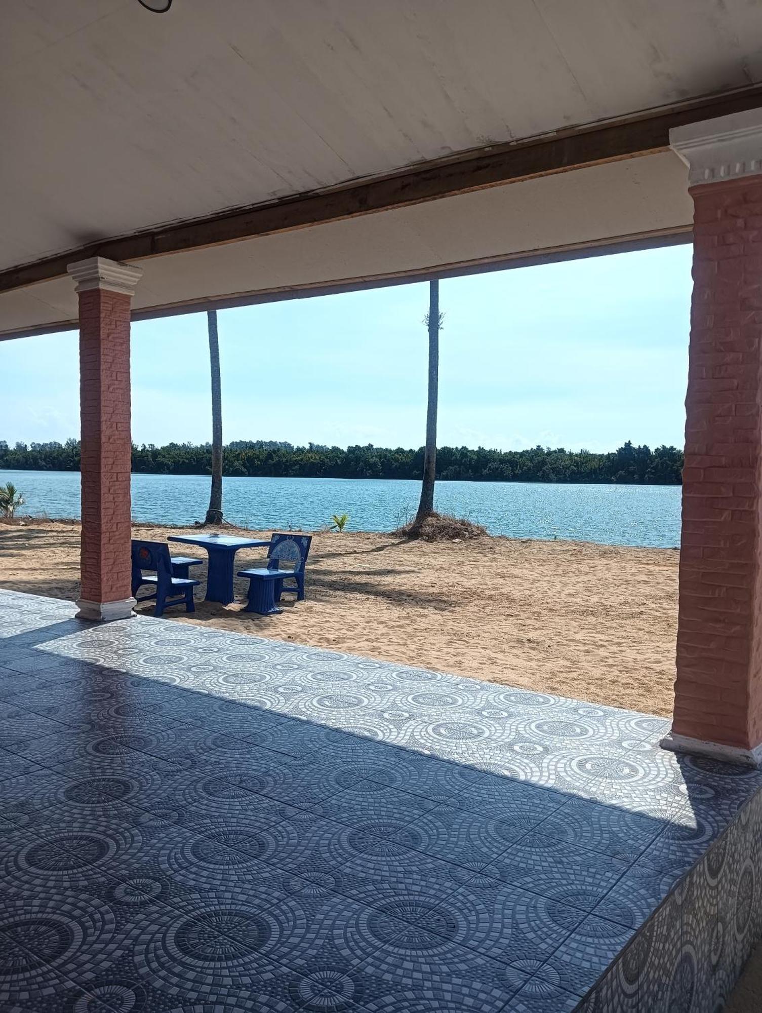 Roomstay Tokbah Demuara Kuala Besut Buitenkant foto