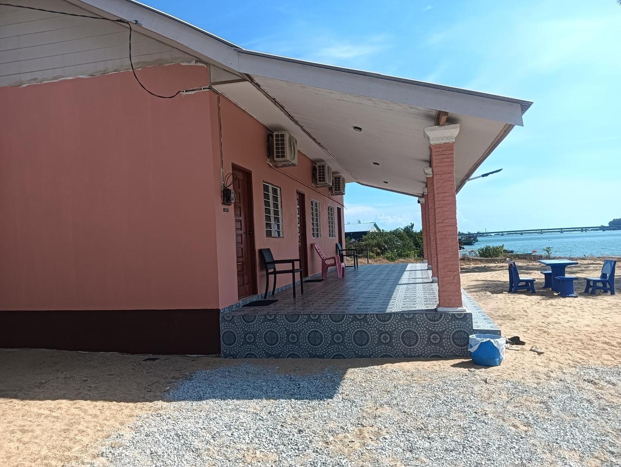 Roomstay Tokbah Demuara Kuala Besut Buitenkant foto