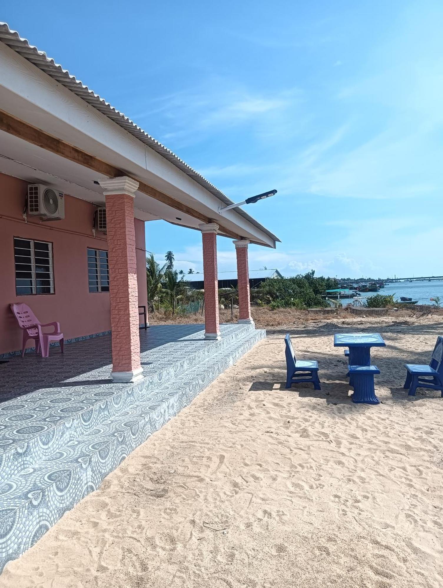 Roomstay Tokbah Demuara Kuala Besut Buitenkant foto