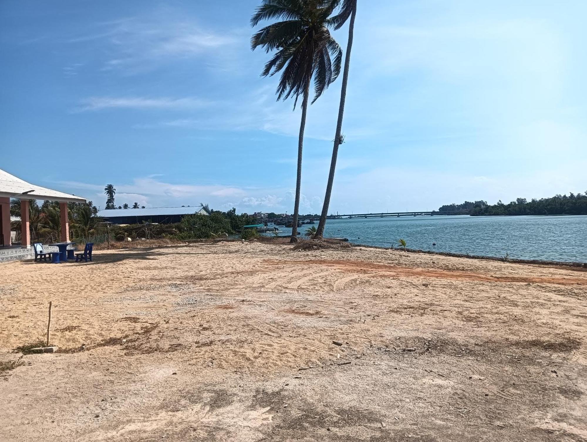 Roomstay Tokbah Demuara Kuala Besut Buitenkant foto