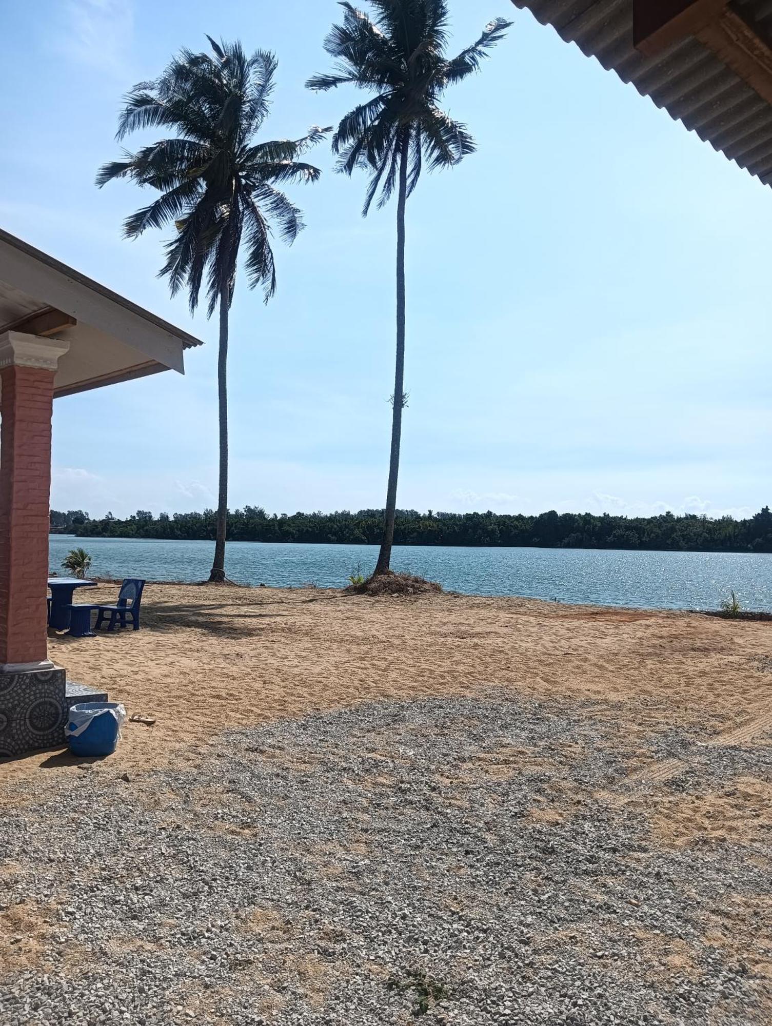 Roomstay Tokbah Demuara Kuala Besut Buitenkant foto